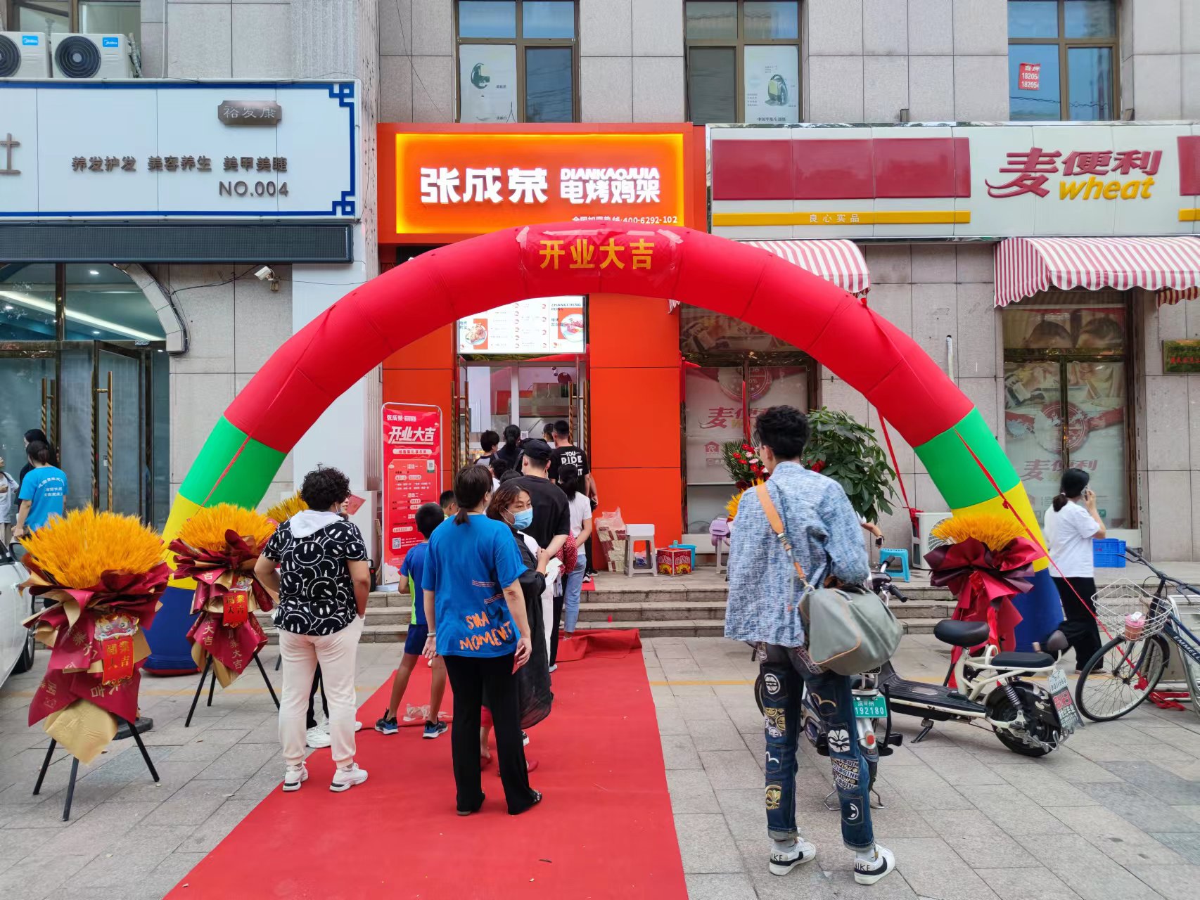 電烤雞架加盟發(fā)展前景怎么樣?可以輕松實現(xiàn)創(chuàng)收嗎?