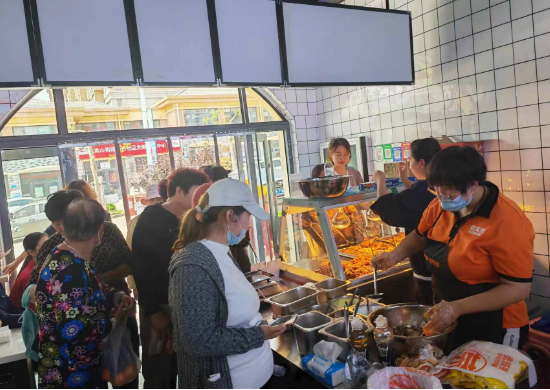 小吃店大生意，淄博燒烤引發(fā)新一輪創(chuàng)業(yè)熱潮，你怎么看?