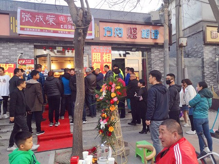 北京電烤雞架加盟店開業(yè)，帶你領(lǐng)略北京人兒的熱情！