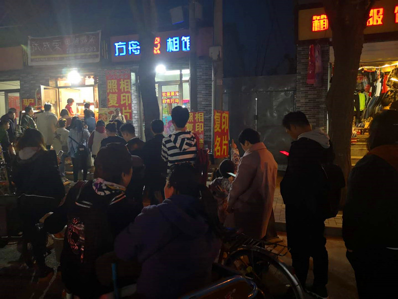 張成榮電烤雞架新店生意太火爆竟惹來城管？怎么回事兒？
