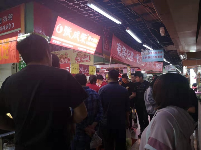 張成榮電烤雞架加盟，不到一月就開(kāi)店，看看實(shí)例！
