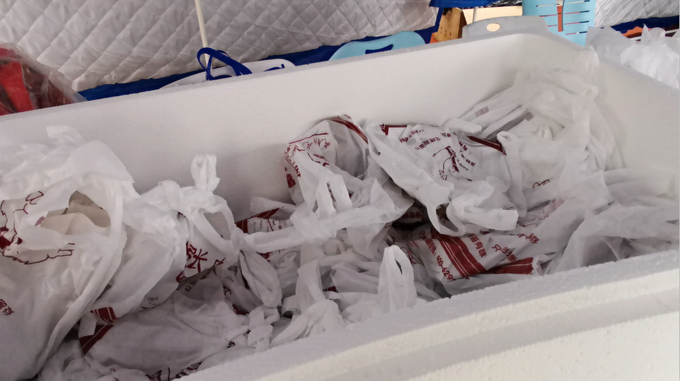 泉源順食品公司給抗疫志愿服務者送溫暖活動